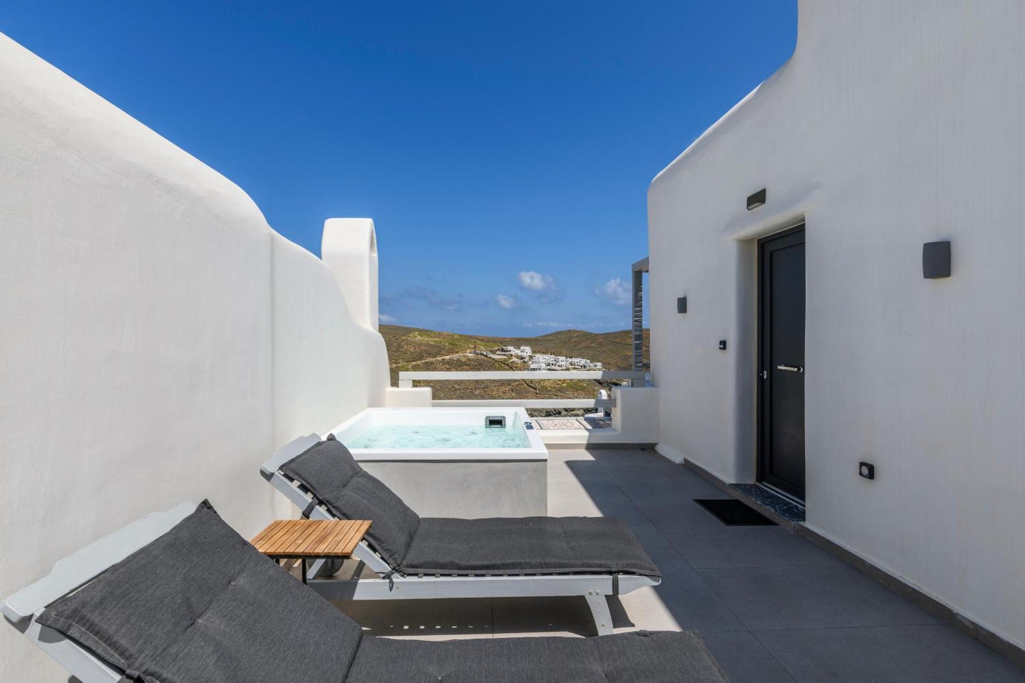 The Mykonist Merchia Beach Villas & Suites Kültér fotó