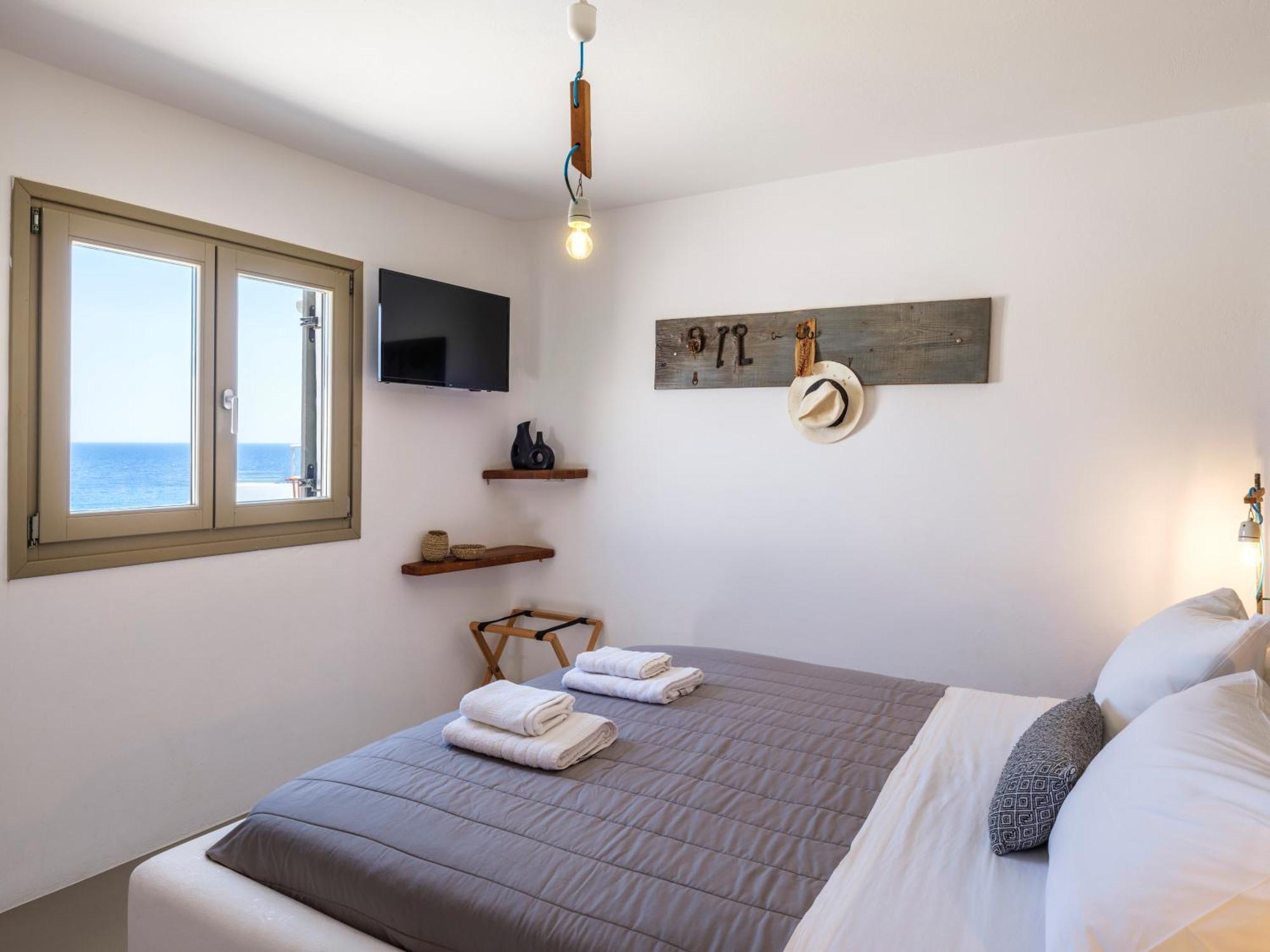 The Mykonist Merchia Beach Villas & Suites Kültér fotó