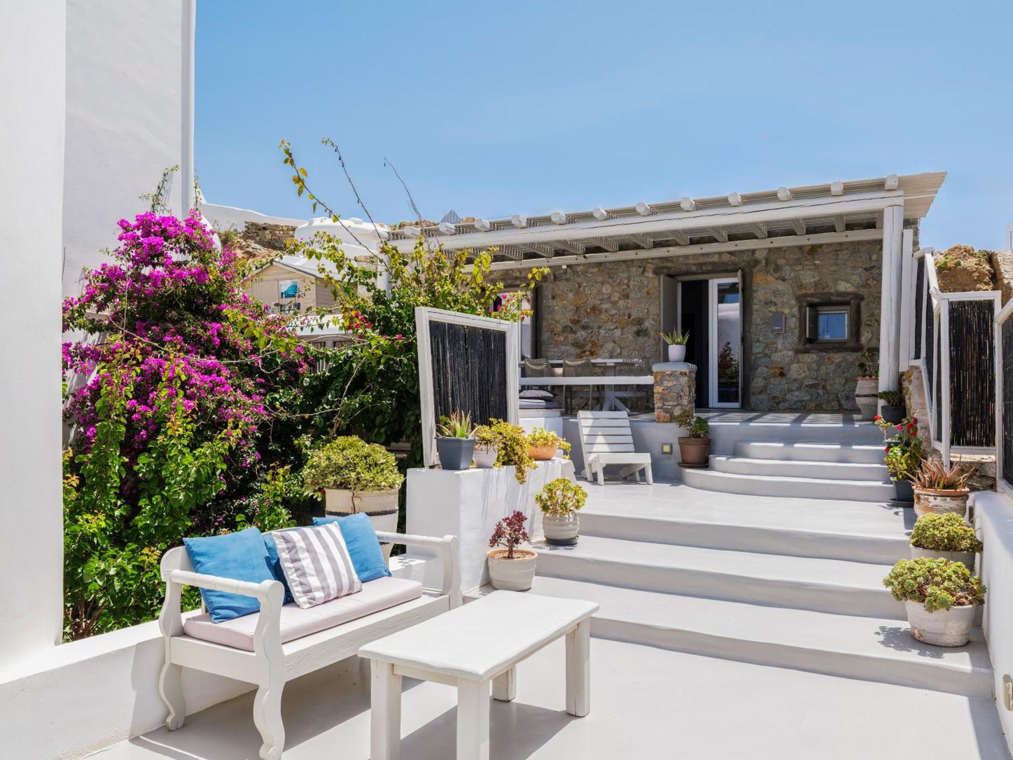 The Mykonist Merchia Beach Villas & Suites Kültér fotó