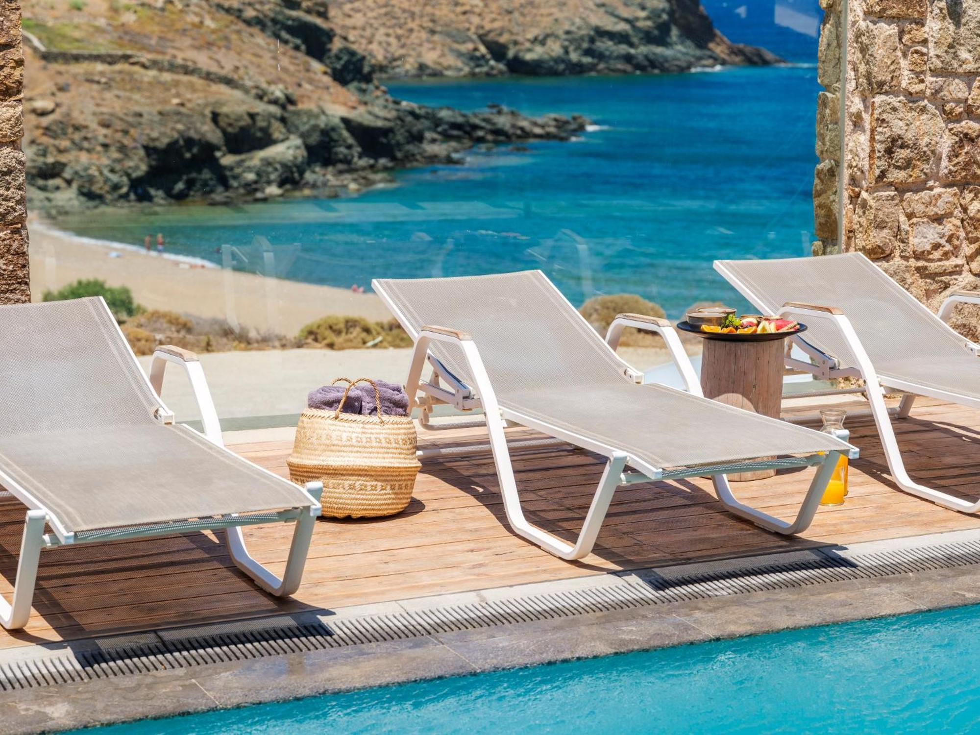 The Mykonist Merchia Beach Villas & Suites Kültér fotó